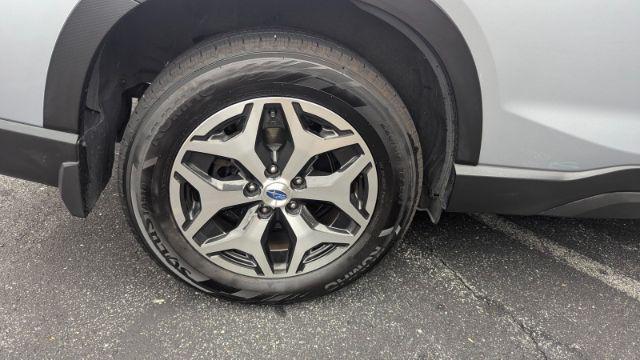 Photo of 2019 Ice Silver Metallic Subaru Forester