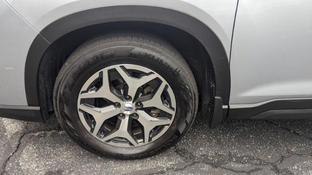 Photo of 2019 Ice Silver Metallic Subaru Forester