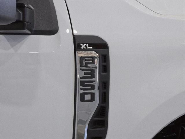 Photo of 2025 Oxford White Ford F-350