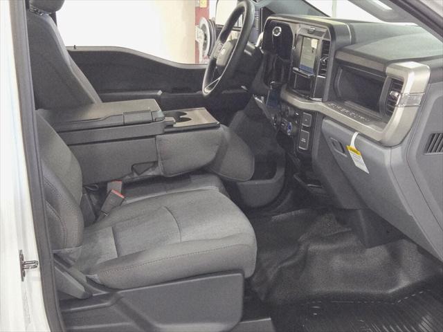 Photo of 2025 Oxford White Ford F-350