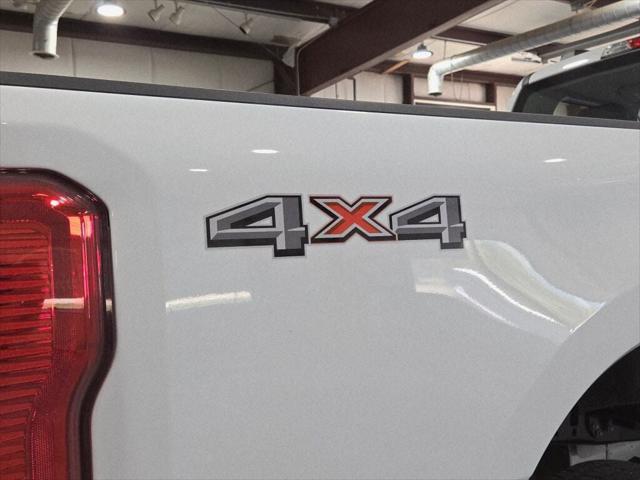 Photo of 2025 Oxford White Ford F-350