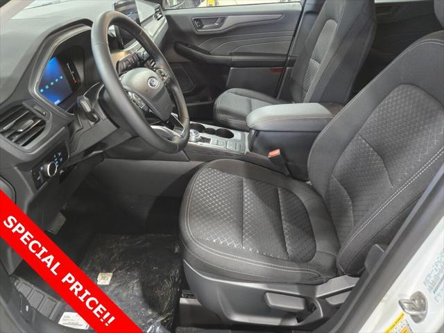 Photo of 2025 Oxford White Ford Escape