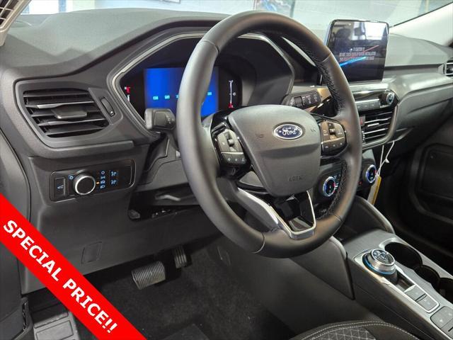 Photo of 2025 Oxford White Ford Escape