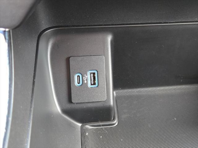 Photo of 2022 Space White Metallic Ford F-150