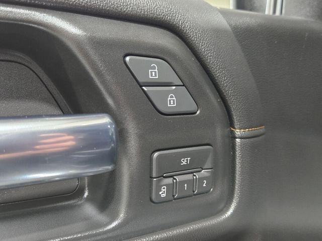 Photo of 2020 Onyx Black GMC Sierra 1500