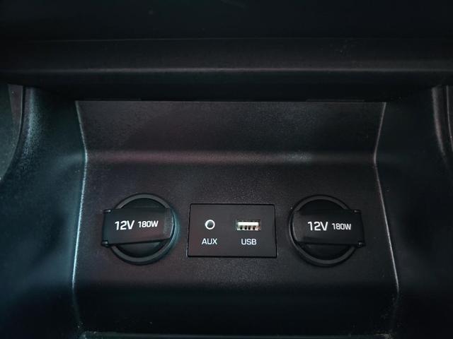 Photo of 2019 Quartz White Pearl Hyundai ELANTRA