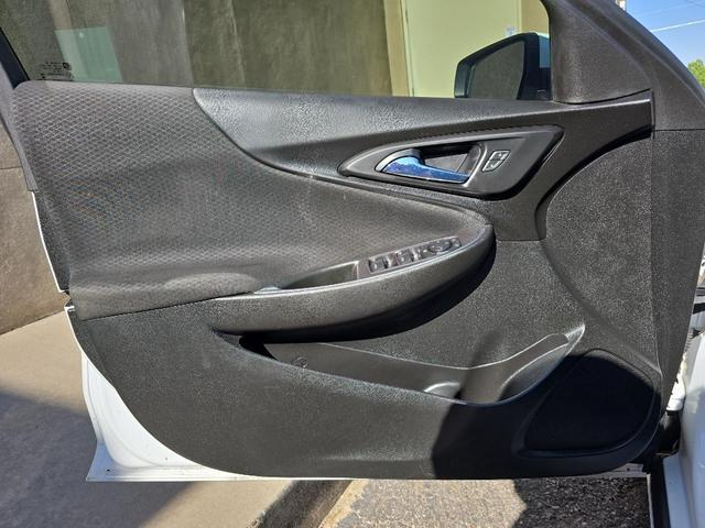 Photo of 2020 Summit White Chevrolet Malibu