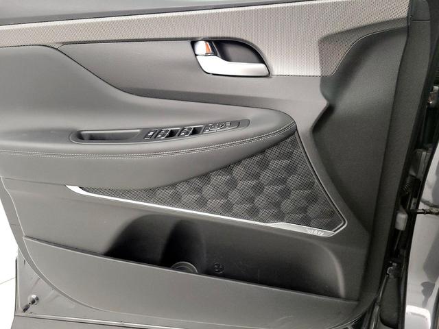 Photo of 2020 Gray Hyundai SANTA FE