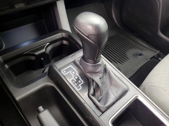 Photo of 2022 White Toyota Tacoma