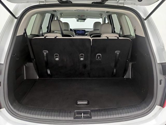 Photo of 2023 White Kia Telluride