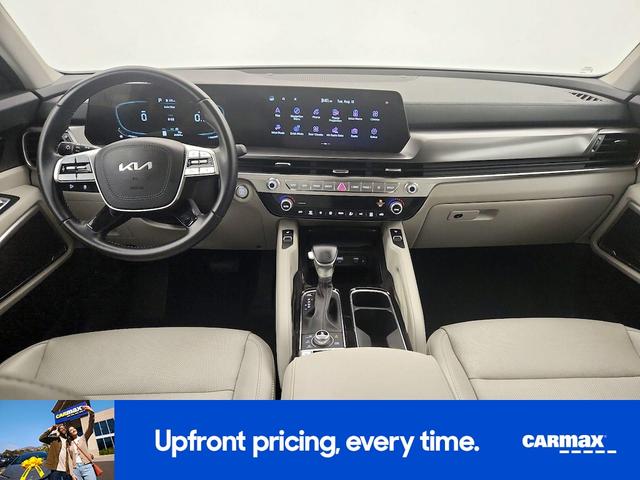 Photo of 2023 White Kia Telluride