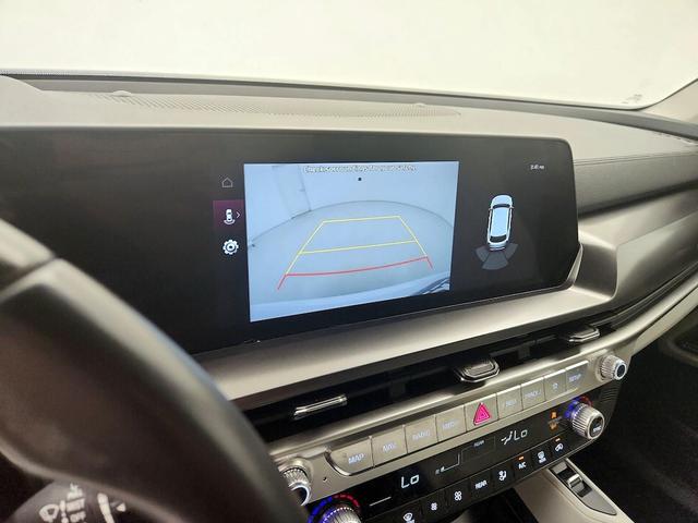 Photo of 2023 White Kia Telluride