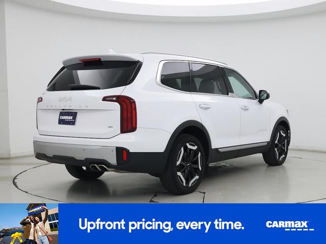 Photo of 2023 White Kia Telluride