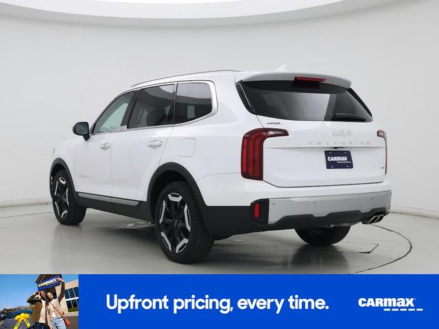 Photo of 2023 White Kia Telluride