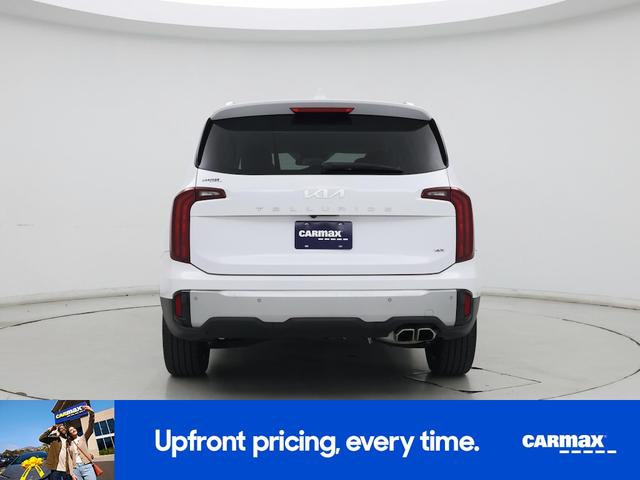 Photo of 2023 White Kia Telluride
