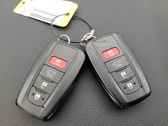 Photo of 2021 Gray Toyota RAV4