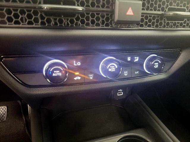 Photo of 2023 White Honda HR-V