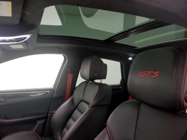Photo of 2024 Red Porsche Macan