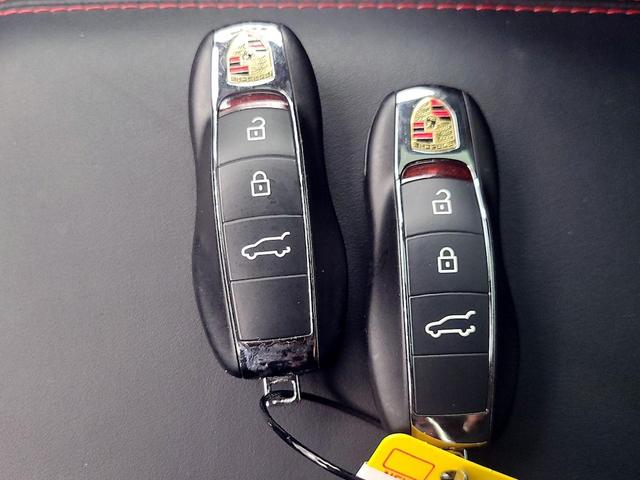 Photo of 2024 Red Porsche Macan