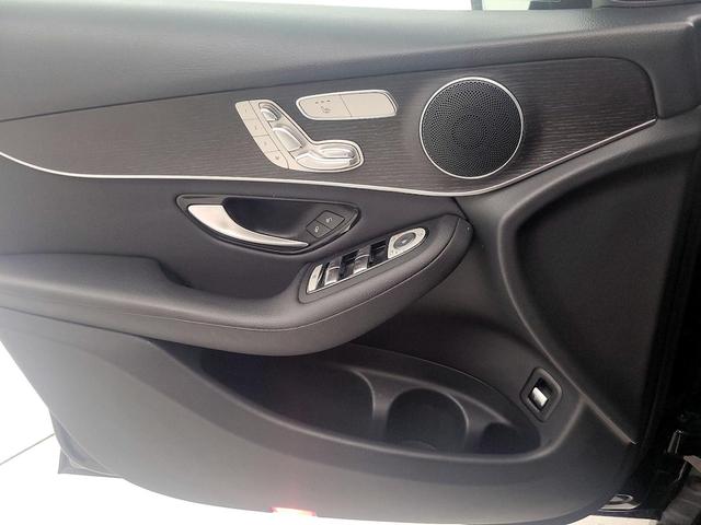 Photo of 2021 Black Mercedes-Benz GLC 300