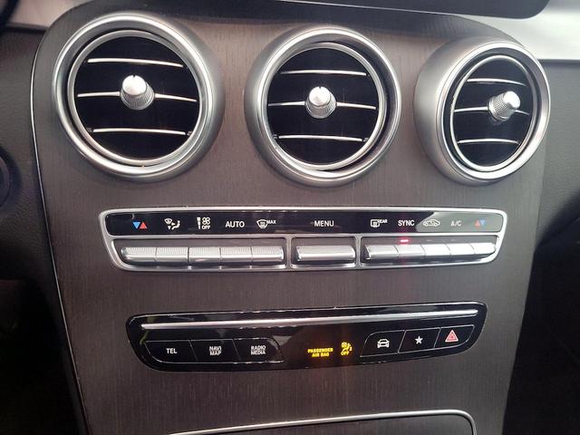 Photo of 2021 Black Mercedes-Benz GLC 300