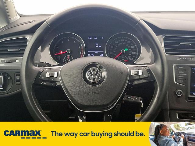 Photo of 2017 White Volkswagen Golf Alltrack