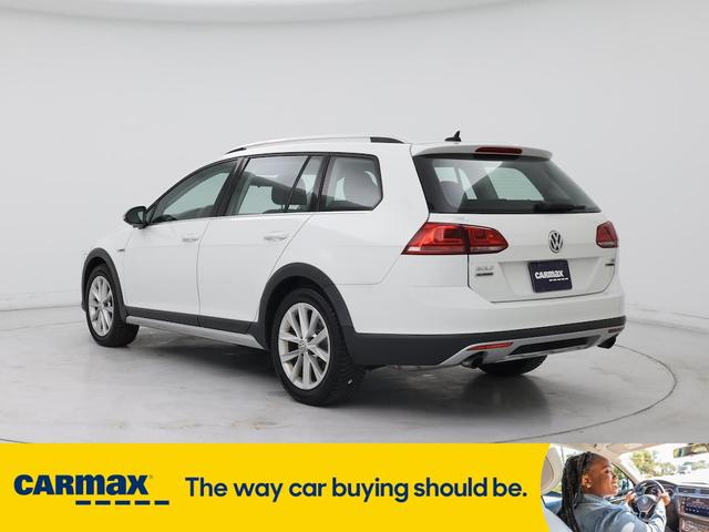 Photo of 2017 White Volkswagen Golf Alltrack