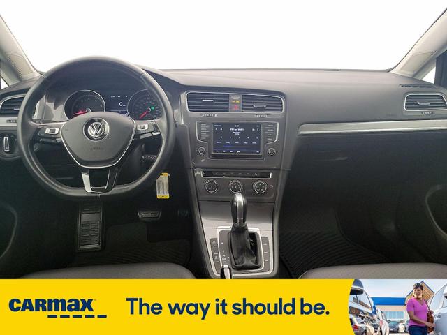 Photo of 2017 White Volkswagen Golf Alltrack