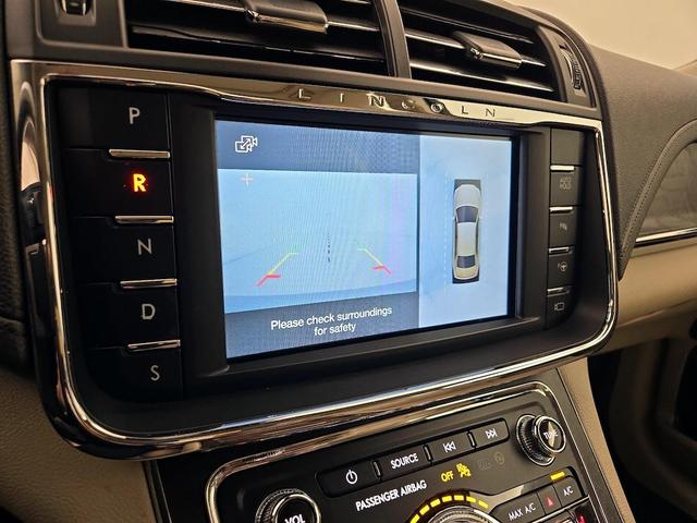 Photo of 2017 Blue Lincoln Continental