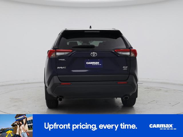 Photo of 2019 Blue Toyota RAV4