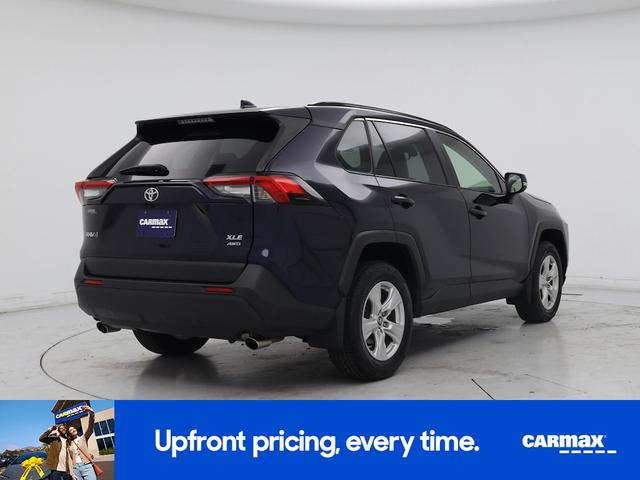 Photo of 2019 Blue Toyota RAV4