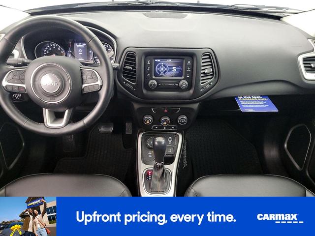 Photo of 2018 Gray Jeep Compass