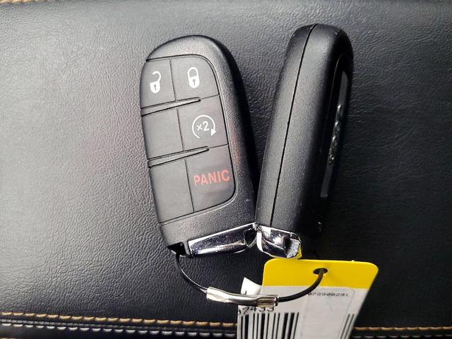 Photo of 2018 Gray Jeep Compass