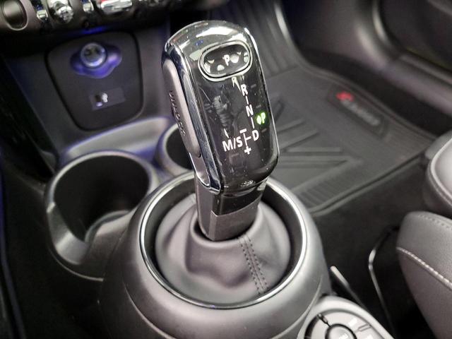 Photo of 2023 Green MINI Hardtop