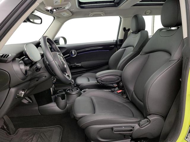 Photo of 2023 Green MINI Hardtop