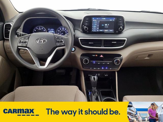 Photo of 2021 White Hyundai TUCSON