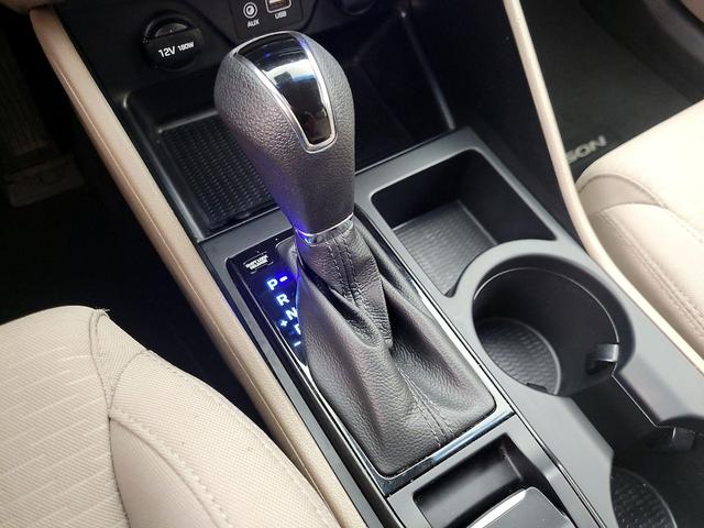 Photo of 2021 White Hyundai TUCSON