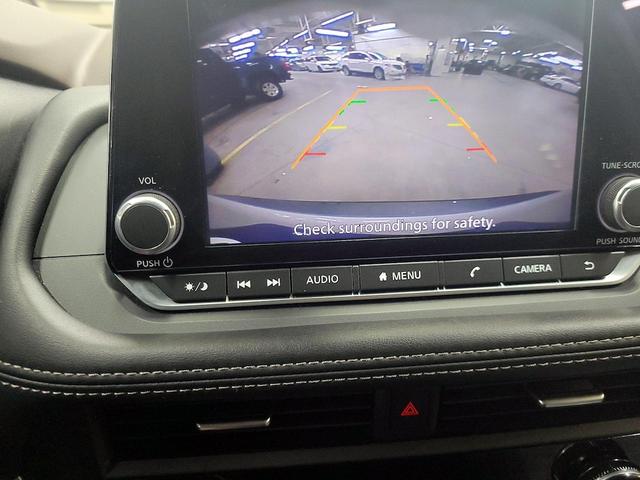 Photo of 2023 Silver Nissan Rogue