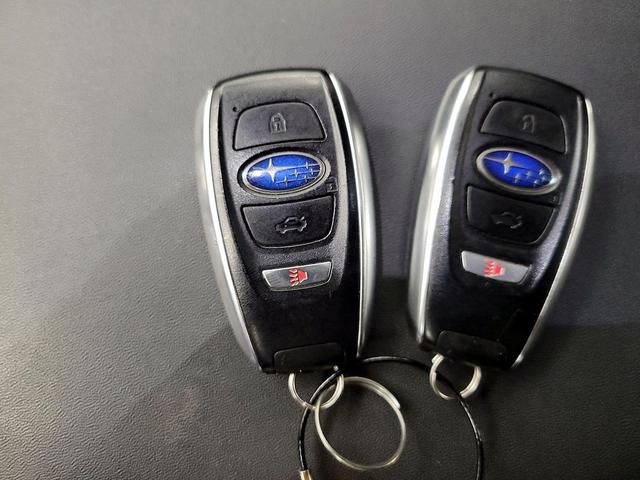 Photo of 2021 Gray Subaru Legacy