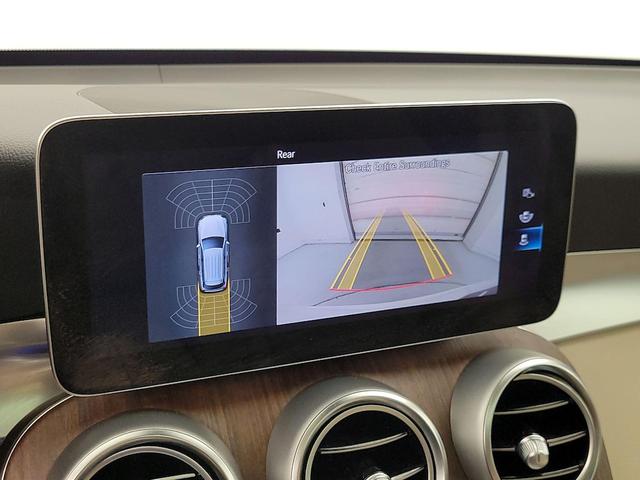Photo of 2022 White Mercedes-Benz GLC 300