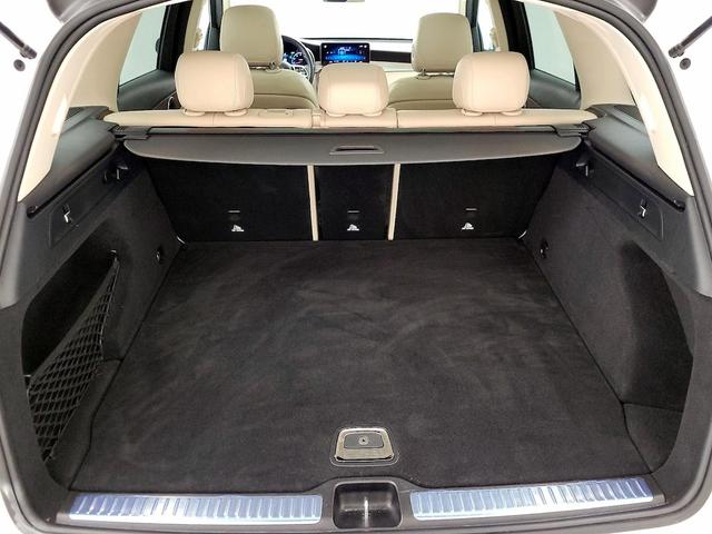 Photo of 2022 White Mercedes-Benz GLC 300