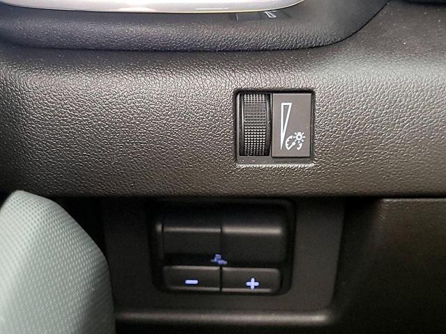Photo of 2024 White GMC Canyon