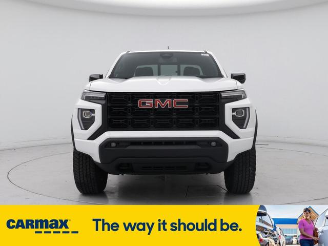 Photo of 2024 White GMC Canyon