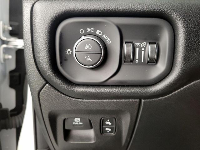 Photo of 2022 White RAM 1500