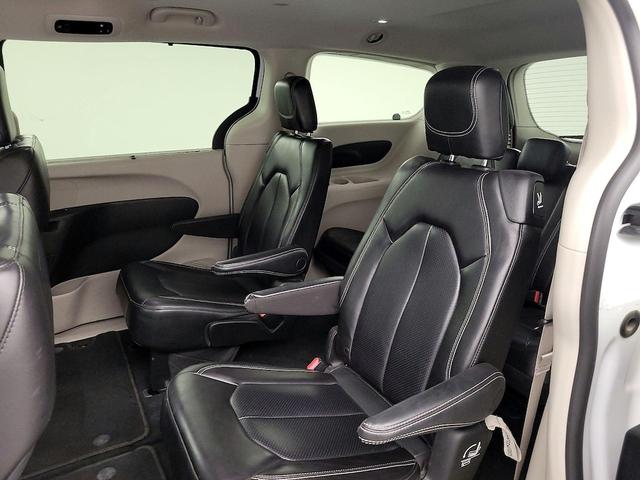 Photo of 2023 White Chrysler Pacifica