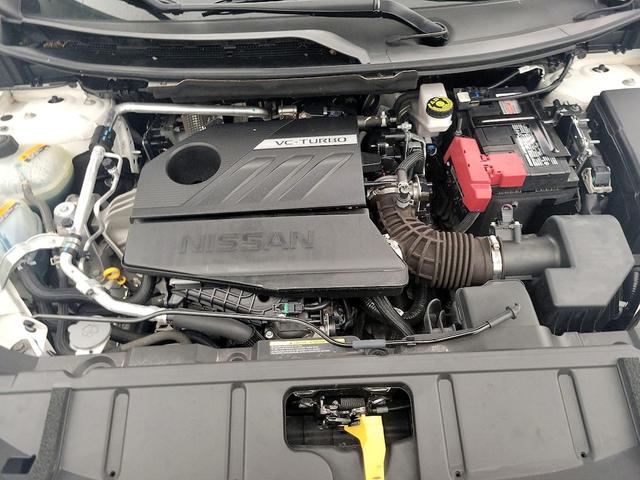 Photo of 2023 White Nissan Rogue