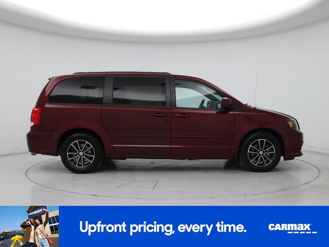 Photo of 2017 Burgundy Dodge Grand Caravan