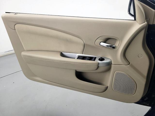 Photo of 2014 Blue Chrysler 200