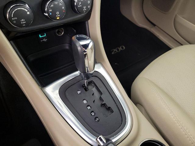 Photo of 2014 Blue Chrysler 200