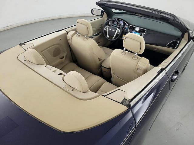 Photo of 2014 Blue Chrysler 200